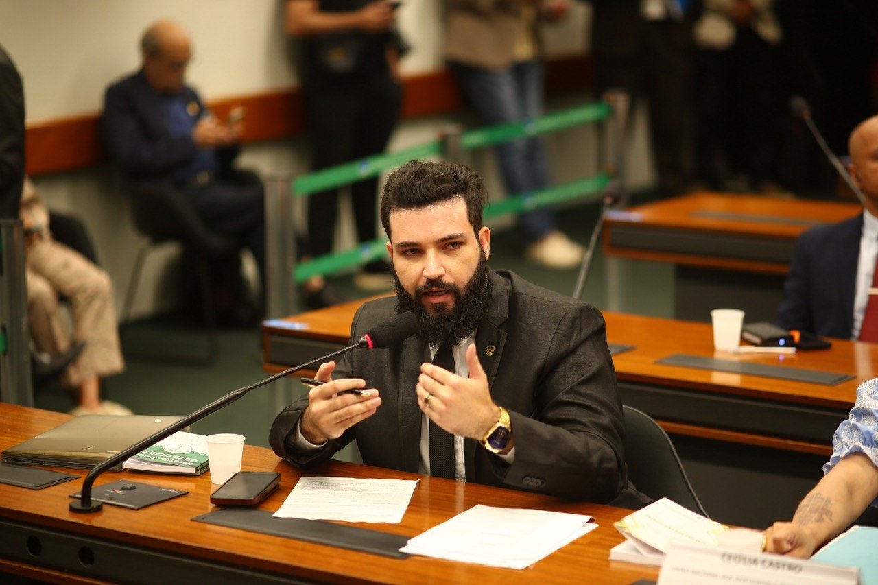 Guilherme Freitas em audiência pública na Câmara dos Deputados representando a FEBRAPE